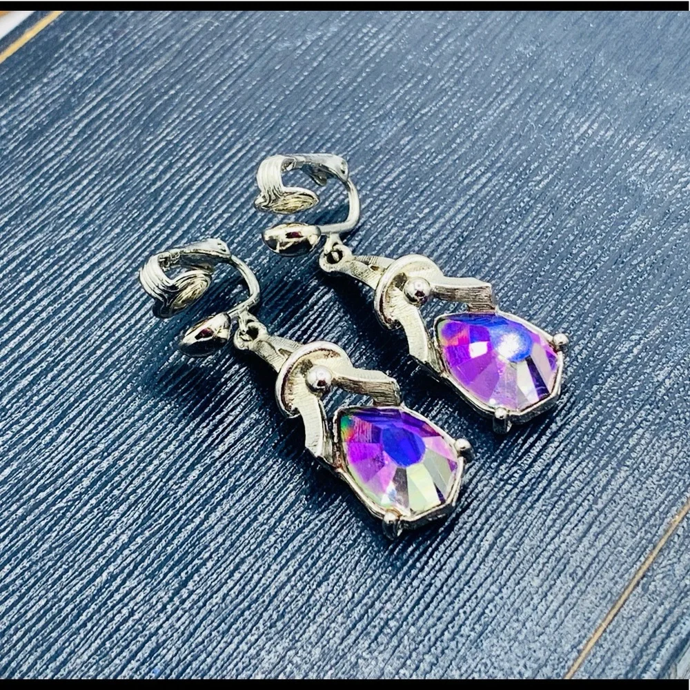 Sarah Coventry raised crystal prism 2 tone clip on dangles gorgeous!